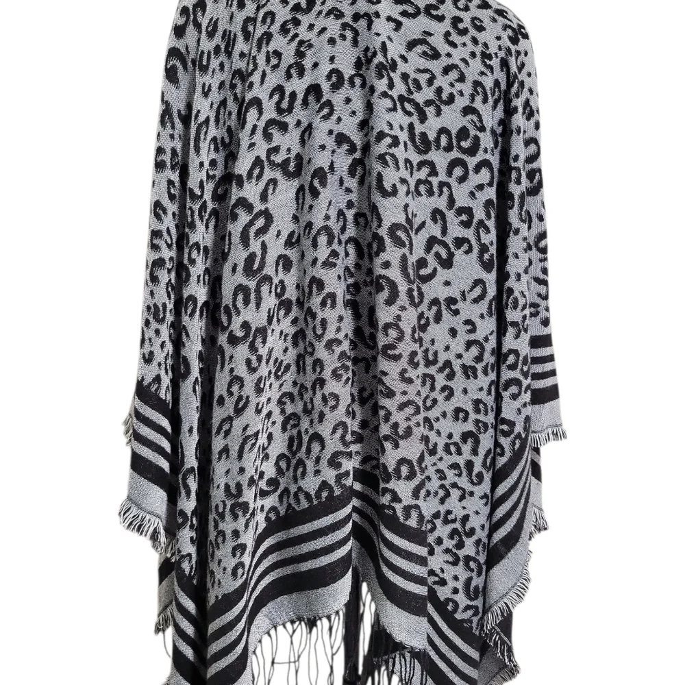 Southern Stitch Women's Leopard Knit Woven Poncho Cape O/S Black Gray Fringe - Picture 5 of 12